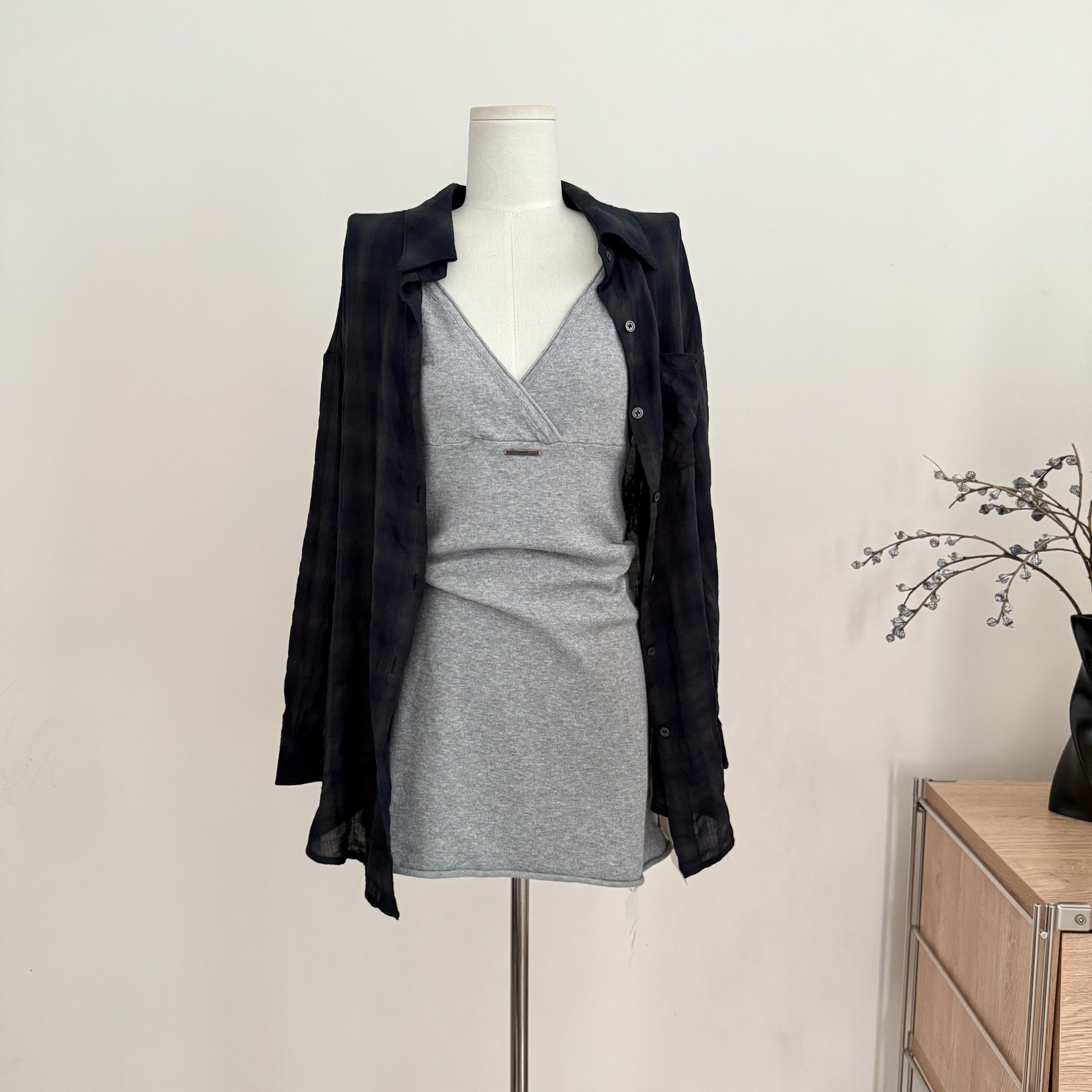 Women's Oversize Plaid Long Sleeve Shirt Relaxed Drop Shoulder - Image 3