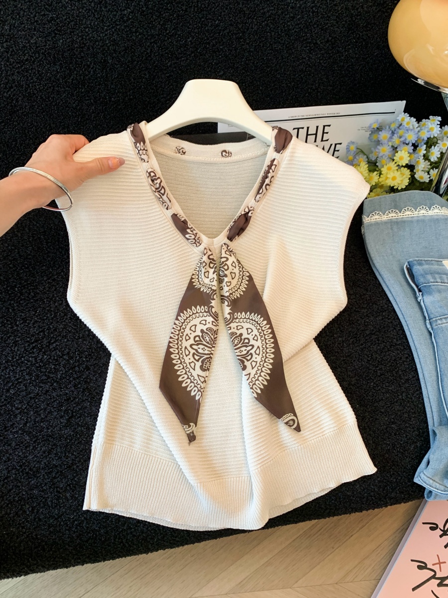 Retro Red Silk Scarf V-Neck Knit Vest for Women Summer Loose Slimming Sleeveless Top - Image 2