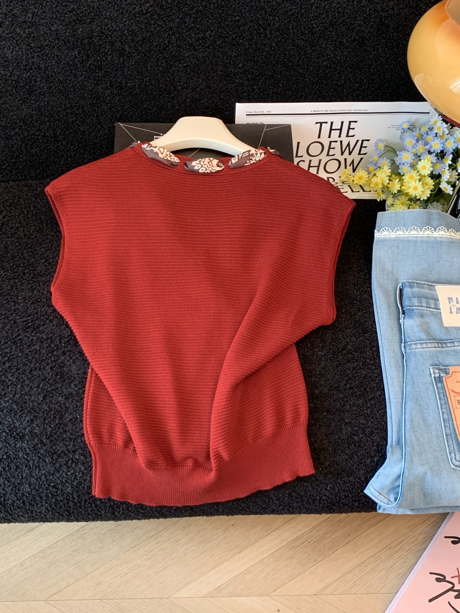 Retro Red Silk Scarf V-Neck Knit Vest for Women Summer Loose Slimming Sleeveless Top - Image 4